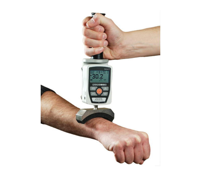 Application AC1003-1 in use with a Series 3 Force Gauge.