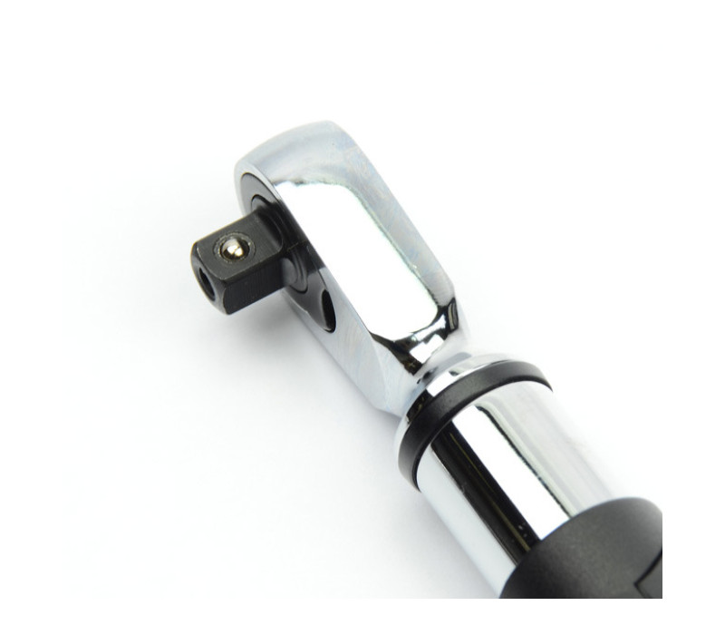 The DTL has a 1/4 in ratcheting male sq drive that is compatible with standard sockets