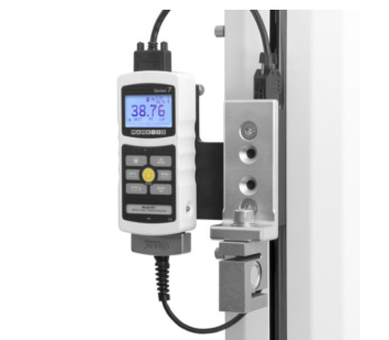Force measurement setup with series-7I connected to R01 sensor