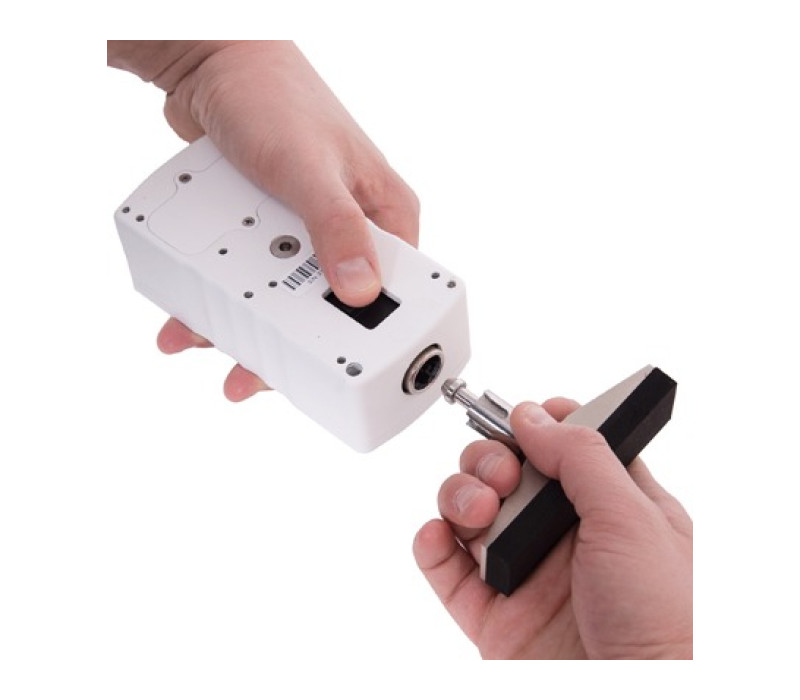 Innovative Click-Lock ™ technology guarantees perfect alignment of the accessories and protects the device from damage caused by the accessories. To remove the accessory simply push the button