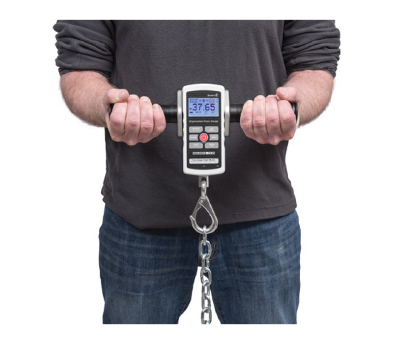 Lifting application utilizing the E1007 clasp hook / chain assembly.