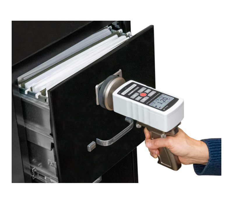 E1010 pistol grip and padded attachment mounted to a Series-E force gauge engaged in a drawer push assessment.