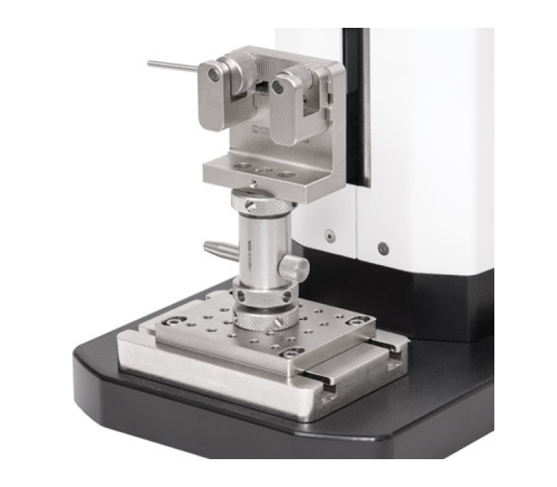 Compatible quick-change eye end adapters allow for simple grip removal / installation, and also prevent rotation.