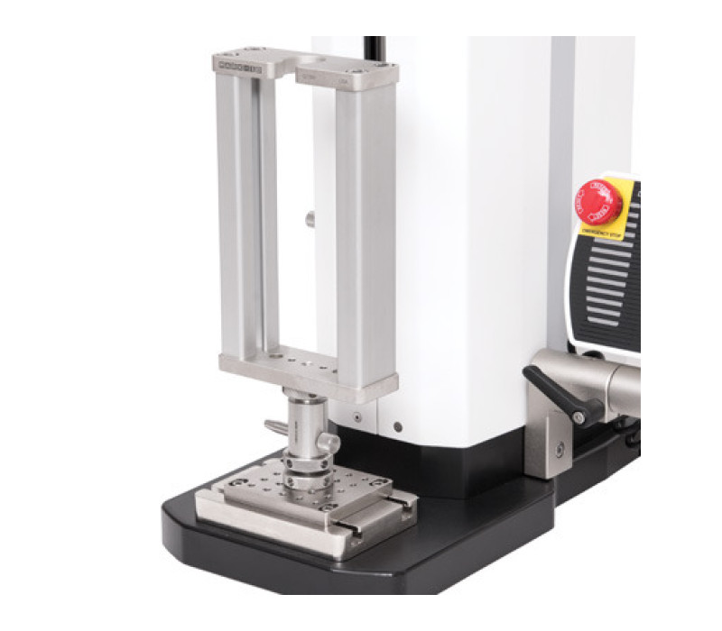 The quick-change eye end adapters allow for simple grip removal / installation, and prevent rotation.